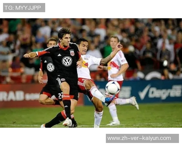 亚特联与哥伦布的激烈对决揭示足球战术的新趋势与精彩瞬间